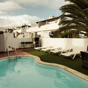 bedreamer-surf-house-villa-with-swimmingpool-bbq.hotelsfuerteventura.org/
